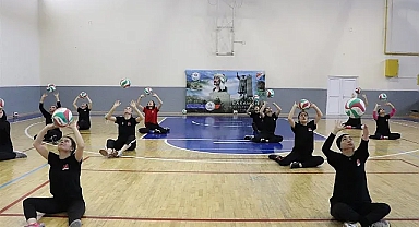 Oturarak Voleybol Kadın A Milli Takımında Moraller Yerinde