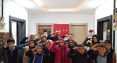 Öğrenciler Şehit Ailesini Ziyaret Ettiler