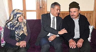 Vali Akkoyun'dan Şehit Çevik'in Baba ocağına Ziyaret