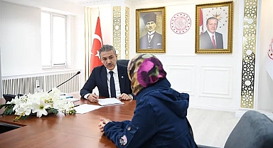 Vali Akkoyun Halk Günü'nde Vatandaşlarla Bir Araya Geldi