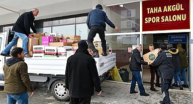 KMÜ, depremzedelerin yanında