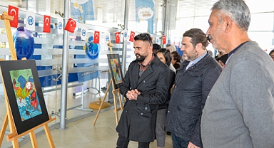 KMÜ’de ‘küresel kapışma’ konulu resim sergisi açıldı