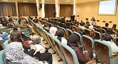 KMÜ'de 'Mevlana'nın Dilden Gönüle Ulaşma Biçimi' Anlatıldı