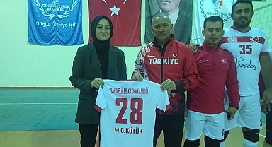 Taşeli İlçeleri Arası (Sarıveliler, Ermenek, Başyayla) Voleybol dostluk turnuvası düzenlendi