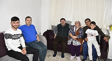 Vali Sarıibrahim, vatandaşın çay davetini geri çevirmedi