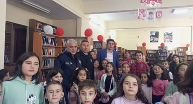 Kaymakam Erdoğan Öğrencilerle Kitap Okudu