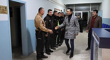 Kaymakam Kaya, Yılbaşı Gecesi Görevde olan personeli yalnız bırakmadı