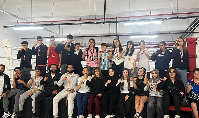 Karaman’da Muay Thai Rüzgarı Esti: 65 Sporcu Ringde Ter Döktü