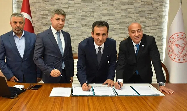 Karaman’da Örnek İş Birliği: 70 Öğrenciye Burs, 5 Mezuna İş Fırsatı