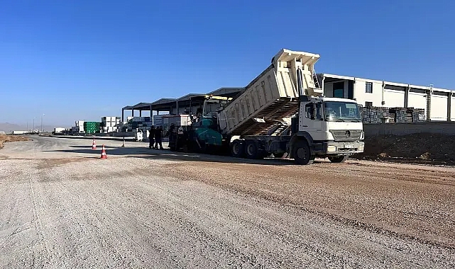 Karaman OSB'de Asfalt ve Ağaçlandırma Çalışmaları Hızla Devam Ediyor