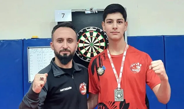 Karamanlı Sporcu Enes Malik Akgöz Türkiye Dart Şampiyonası’ndan Gümüş Madalya ile Döndü